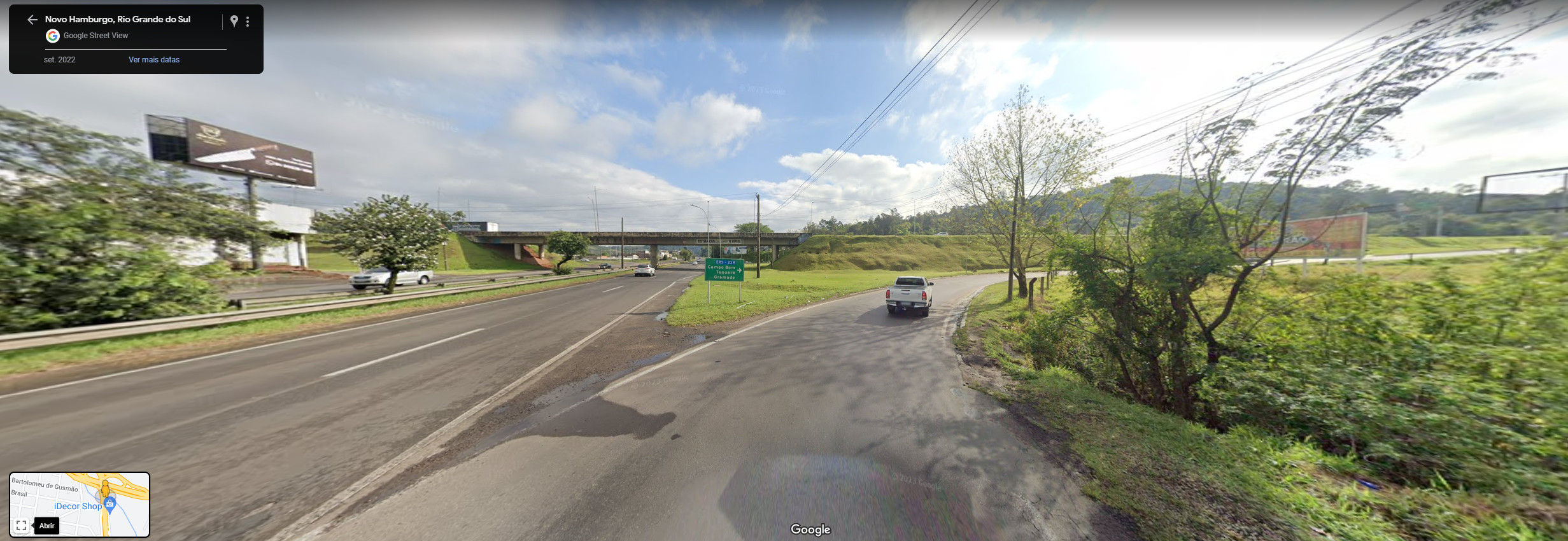 Siga pela BR-116 sentido Porto Alegre - Novo Hamburgo até o entroncamento com a RS-239 (Viaduto).