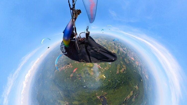Protagonismo no ar; AGVL é destaque com equipe de parapente